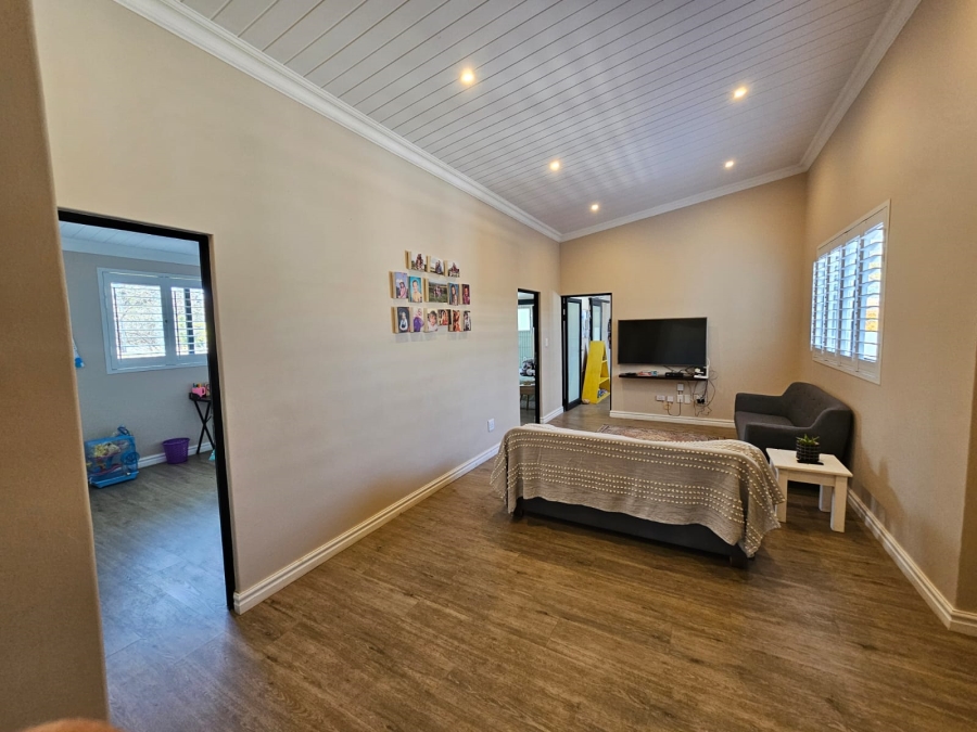 5 Bedroom Property for Sale in Riversdale Western Cape